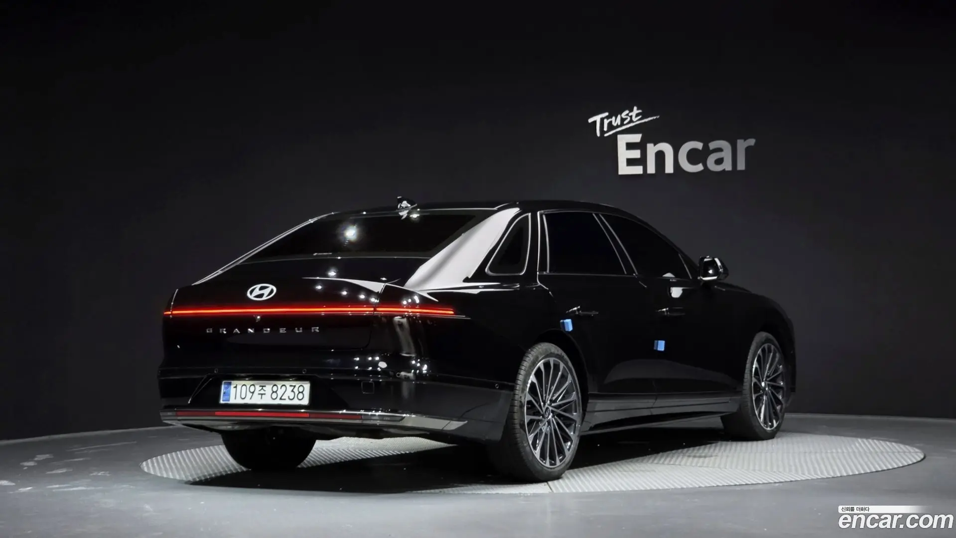 Hyundai Grandeur Calligraphy