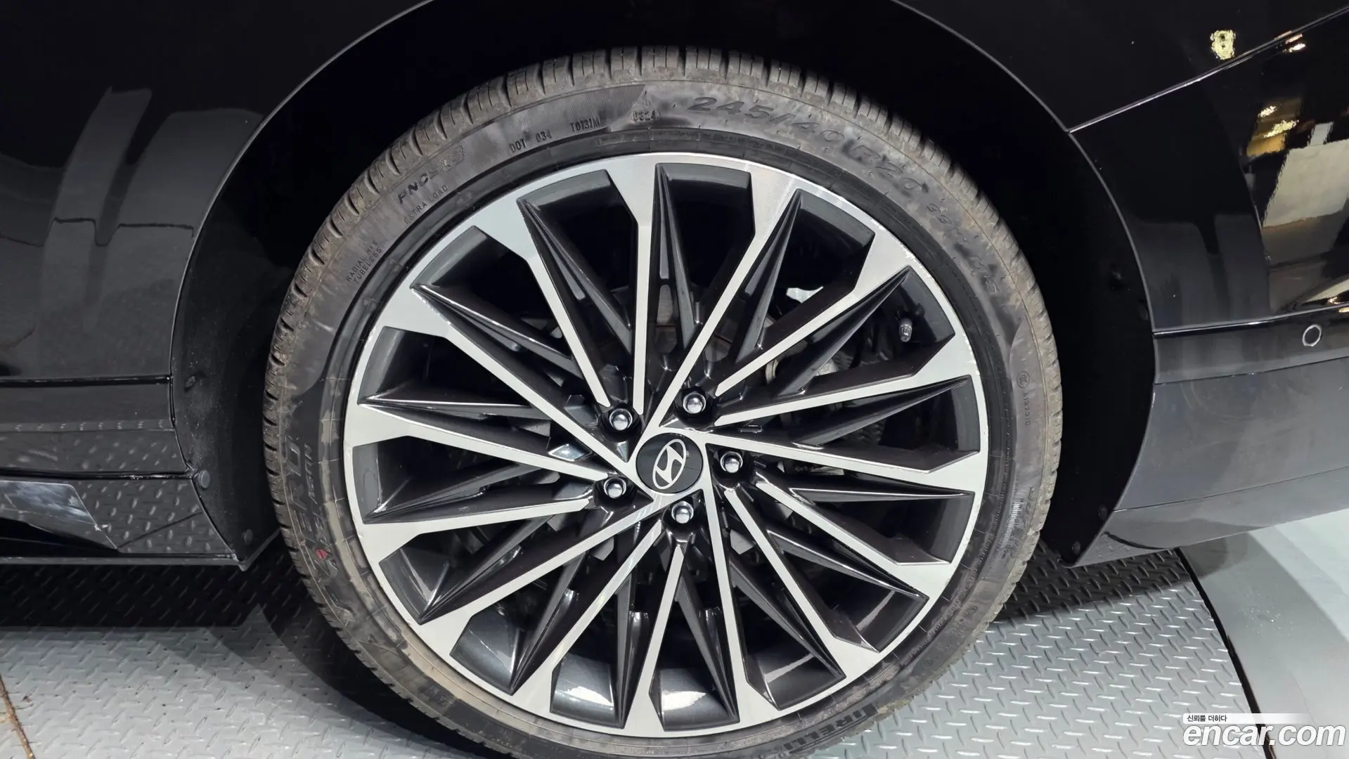 Hyundai Grandeur Calligraphy