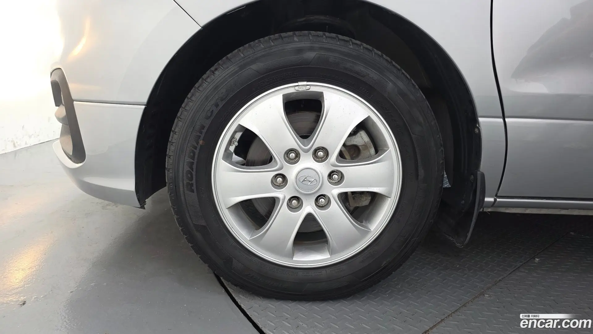 Hyundai Starex Wagon 12-Seater