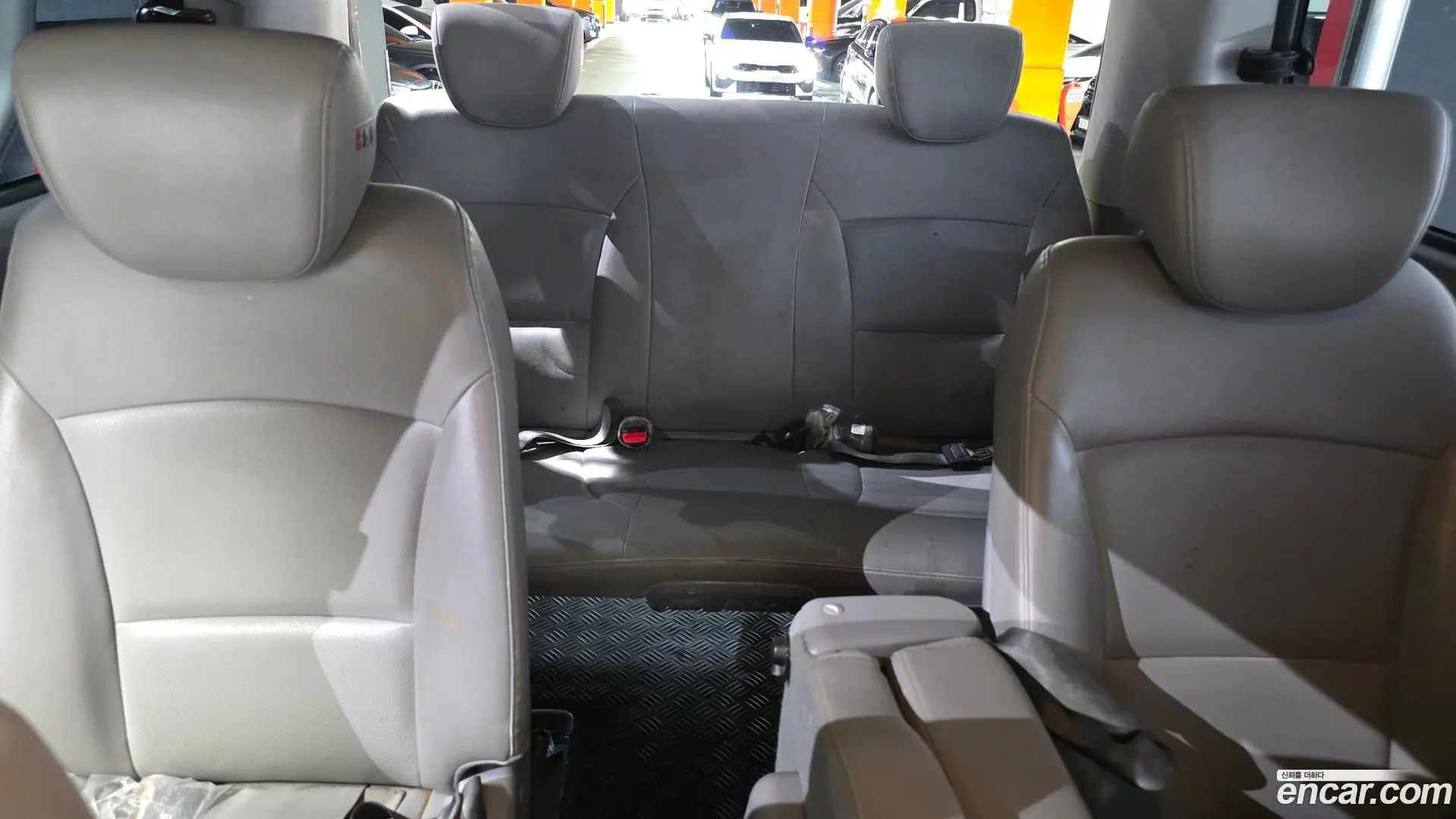 Hyundai Starex Wagon 12-Seater
