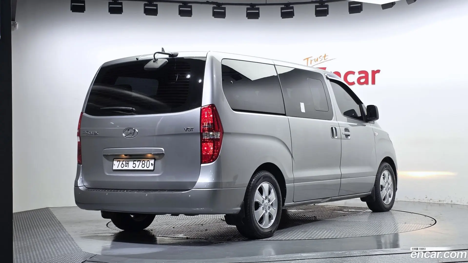 Hyundai Starex Wagon 12-Seater