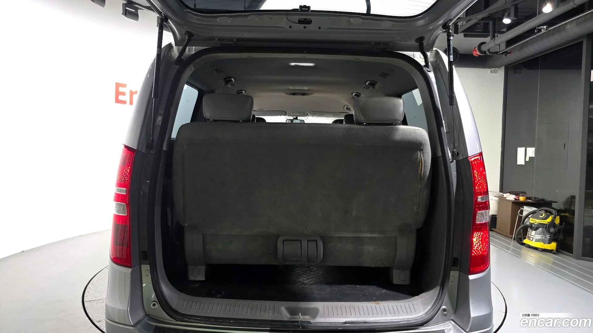 Hyundai Starex Wagon 12-Seater