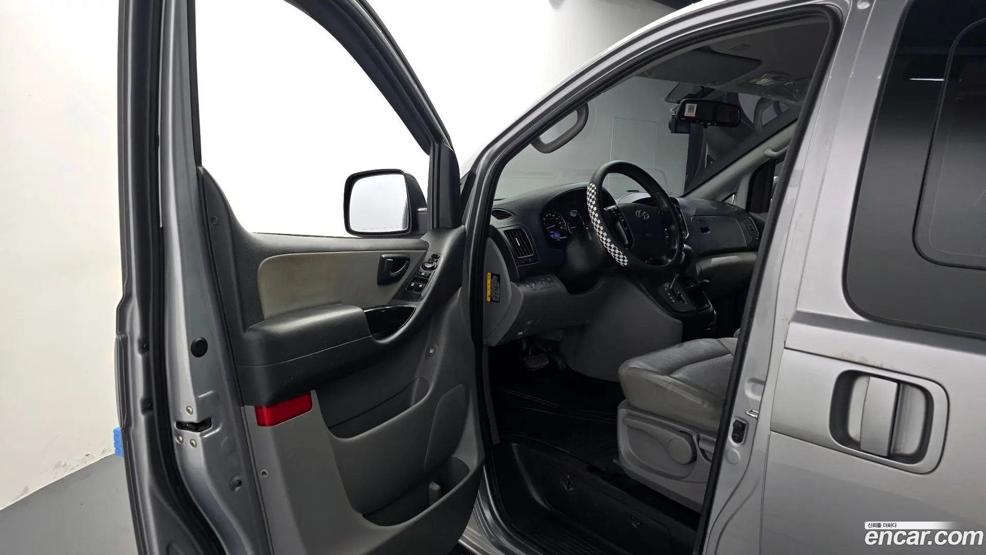 Hyundai Starex Wagon 12-Seater