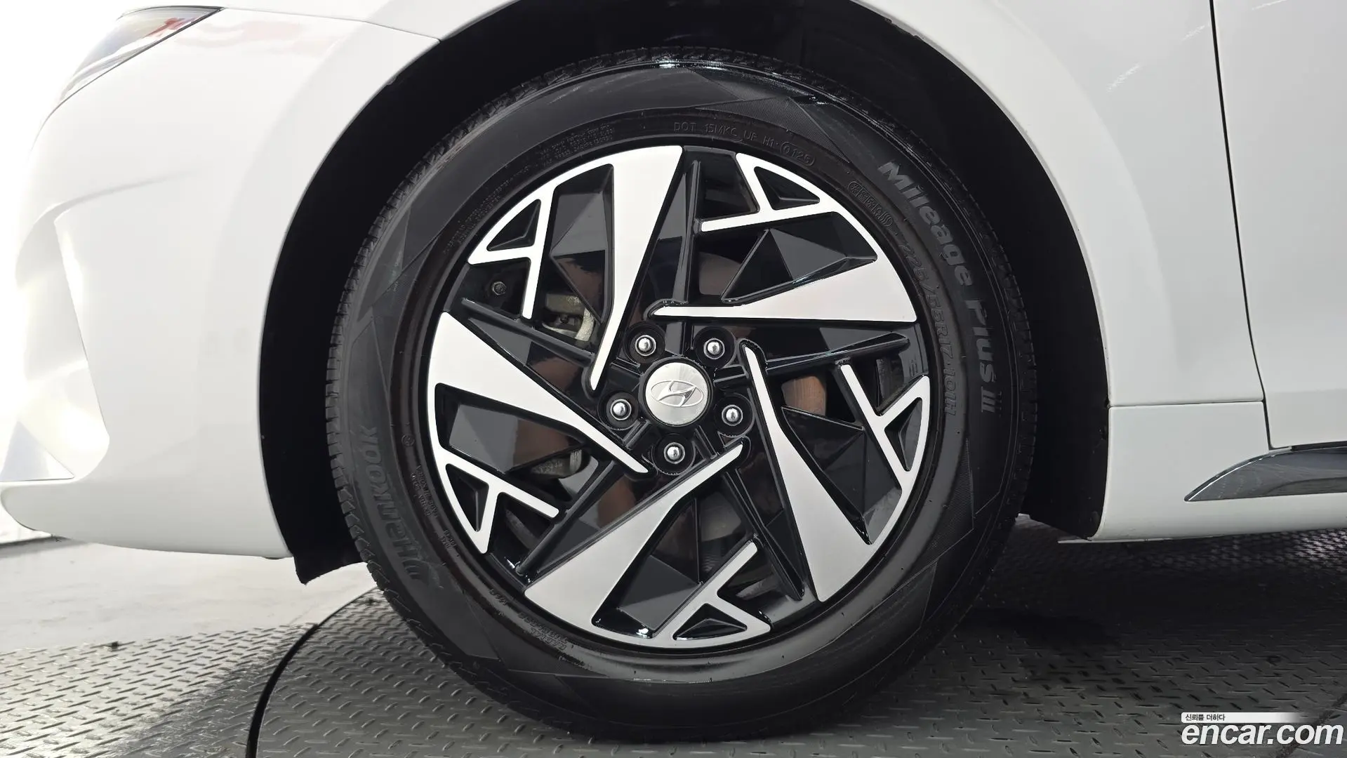 Hyundai Grandeur Le Blanc