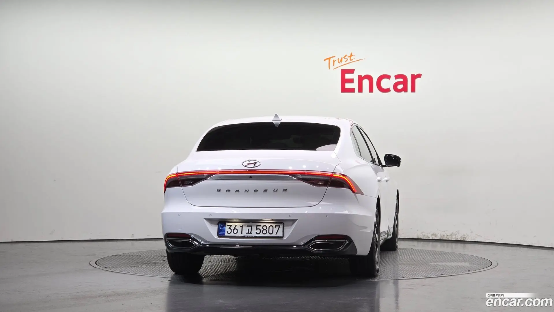 Hyundai Grandeur Le Blanc