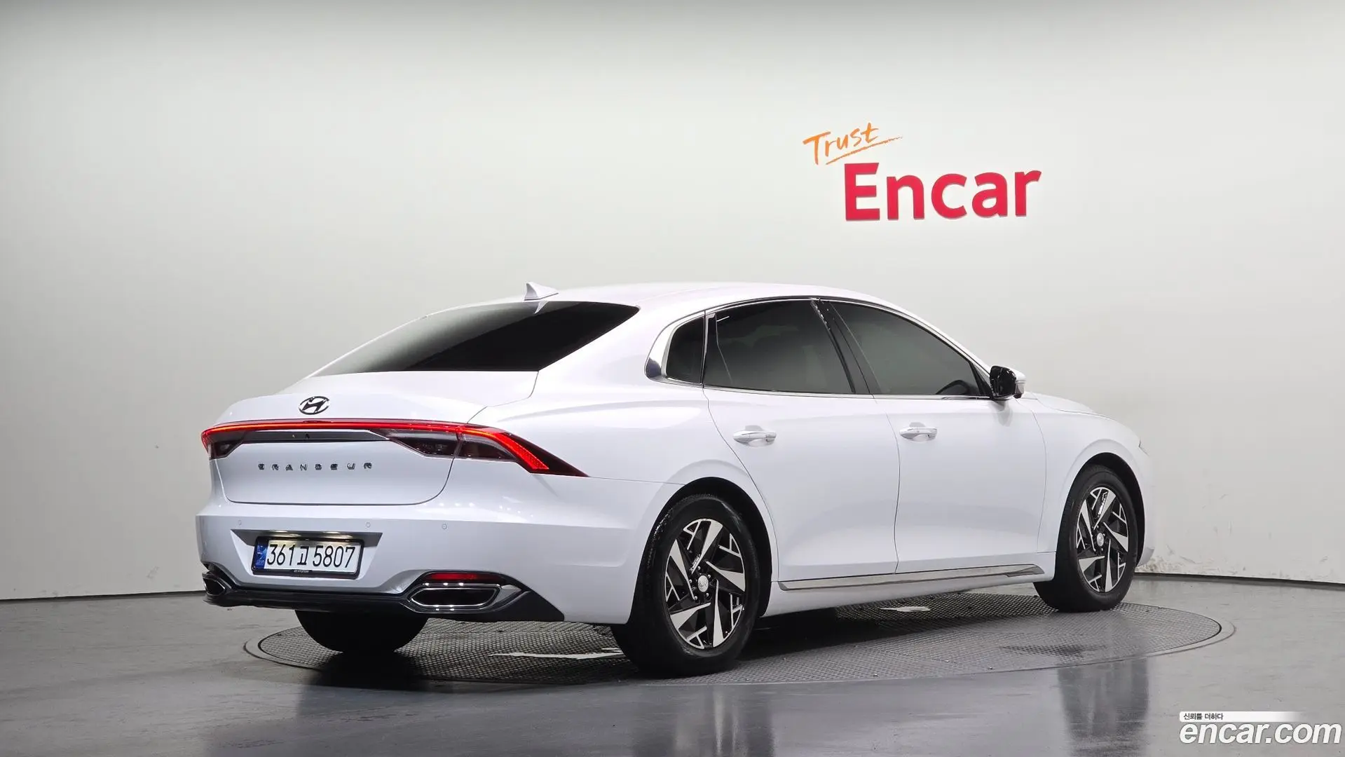 Hyundai Grandeur Le Blanc