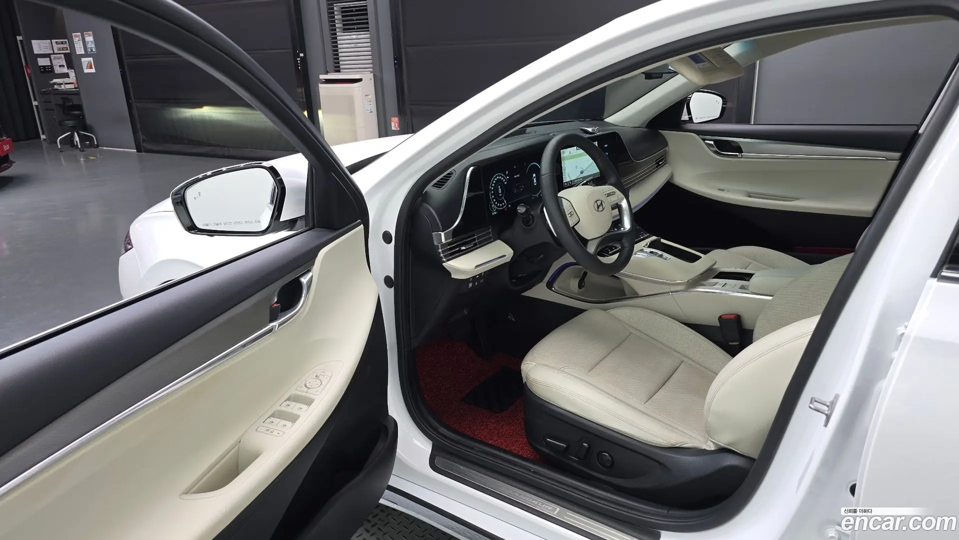 Hyundai Grandeur Le Blanc