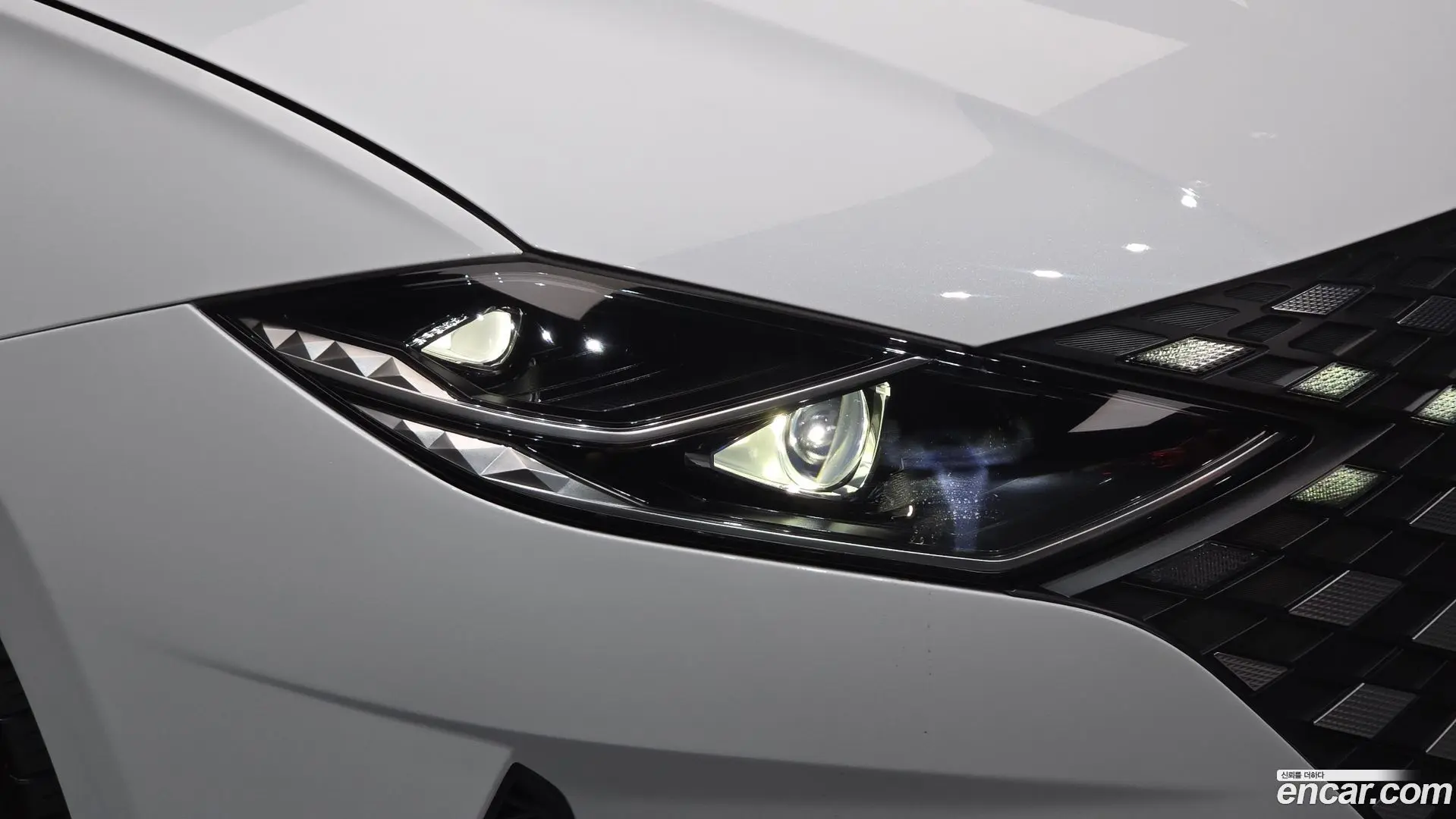 Hyundai Grandeur Le Blanc