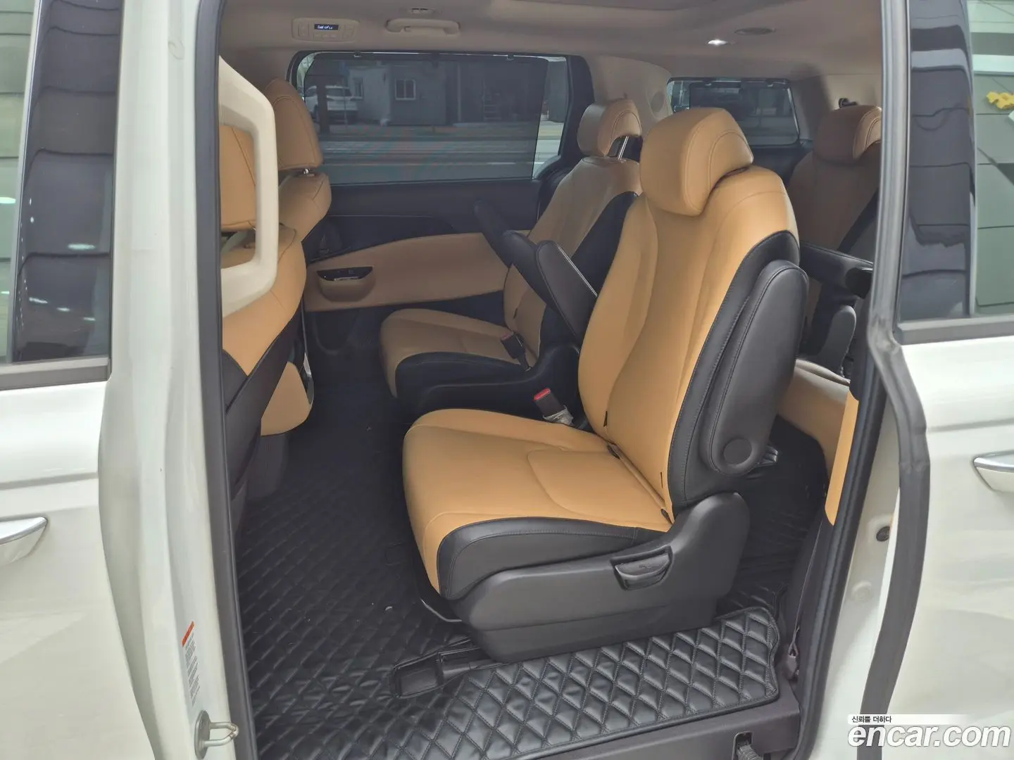 Kia Canival Diesel 9-Seater Noblesse