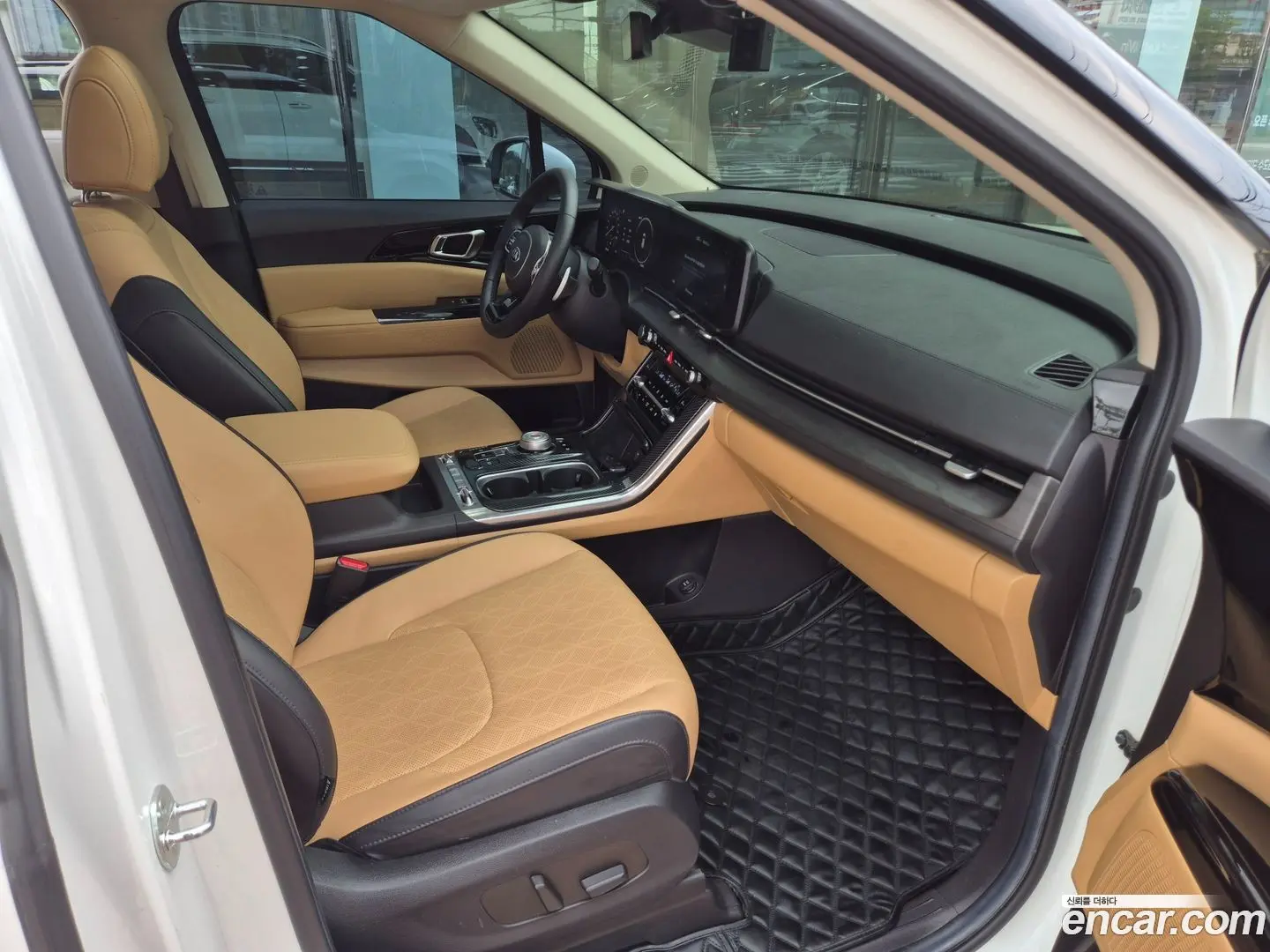 Kia Canival Diesel 9-Seater Noblesse