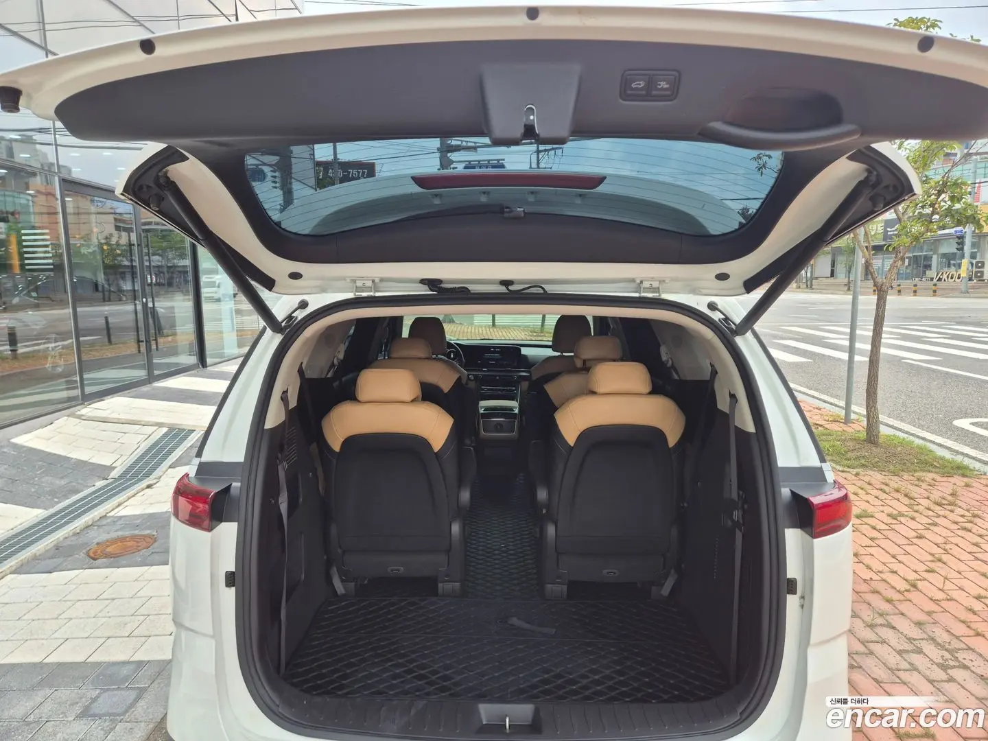 Kia Canival Diesel 9-Seater Noblesse