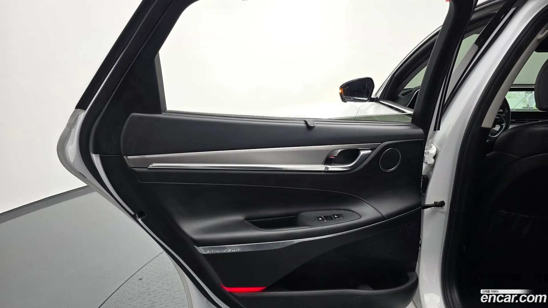 Hyundai Grandeur 3.0 LPi Rent Car