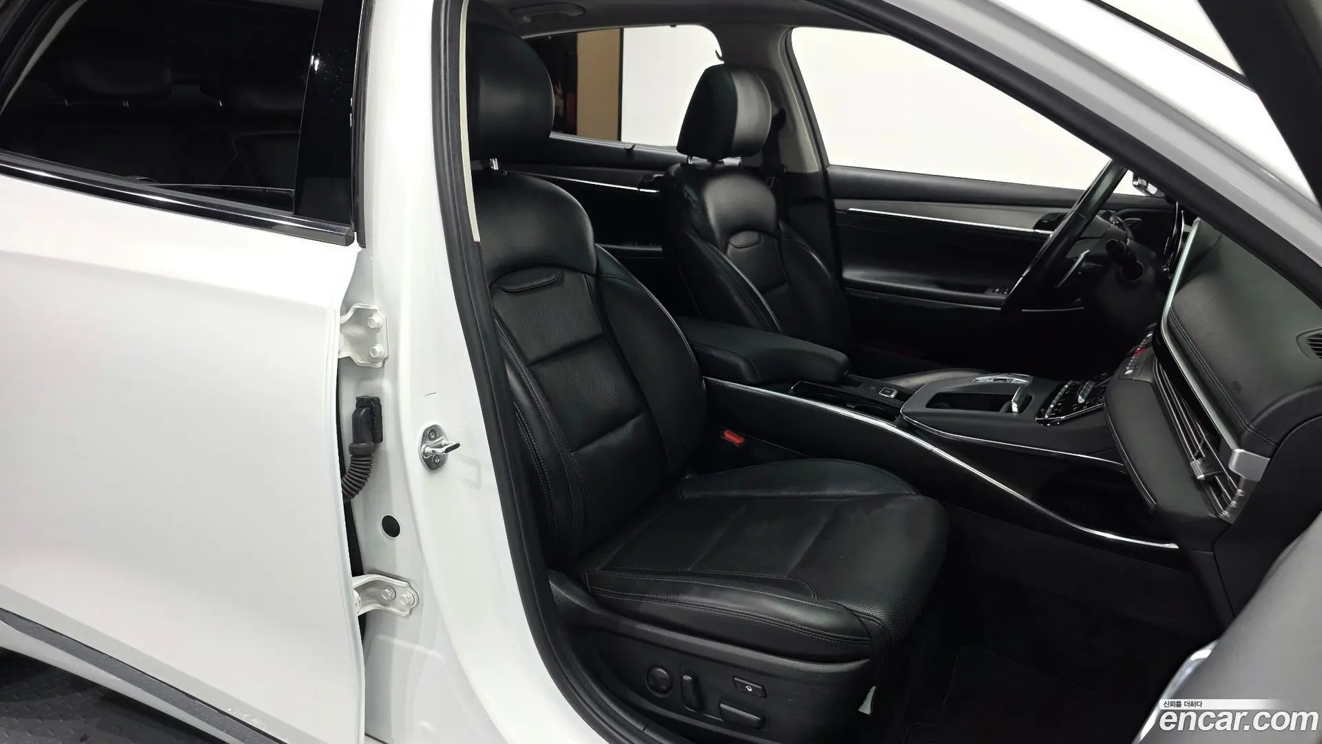 Hyundai Grandeur 3.0 LPi Rent Car