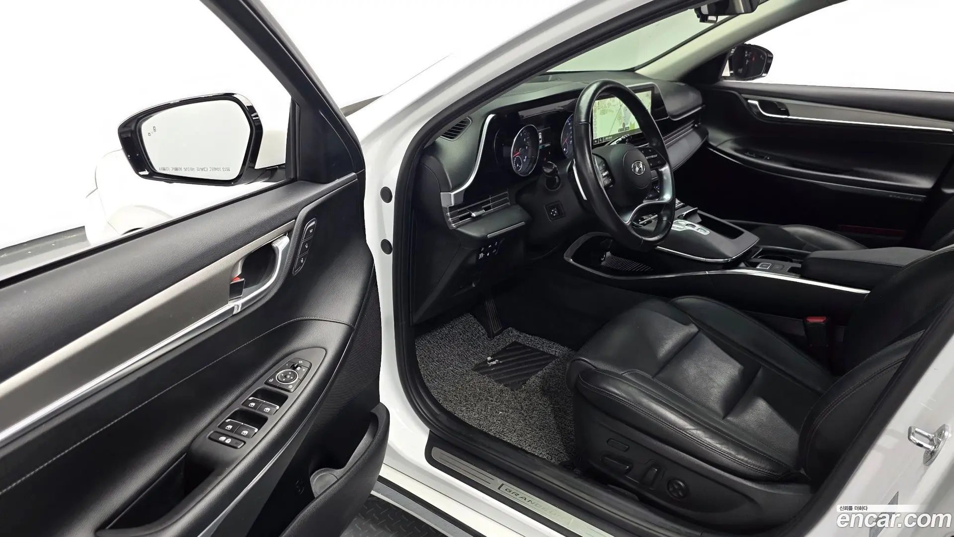 Hyundai Grandeur 3.0 LPi Rent Car