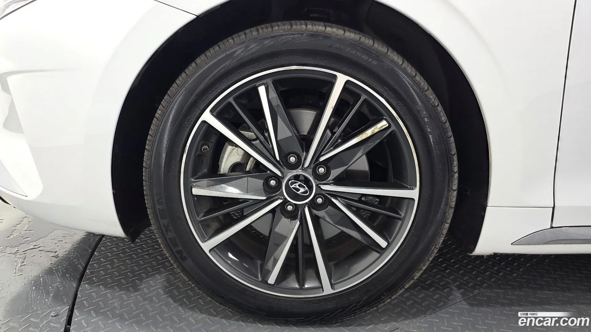 Hyundai Grandeur 3.0 LPi Rent Car