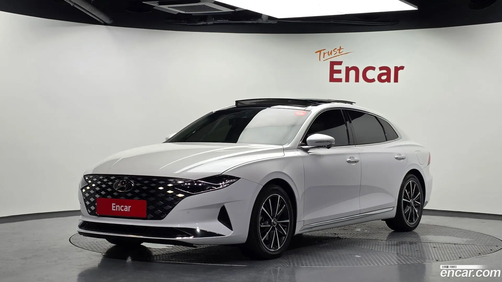 Hyundai Grandeur 3.0 LPi Rent Car