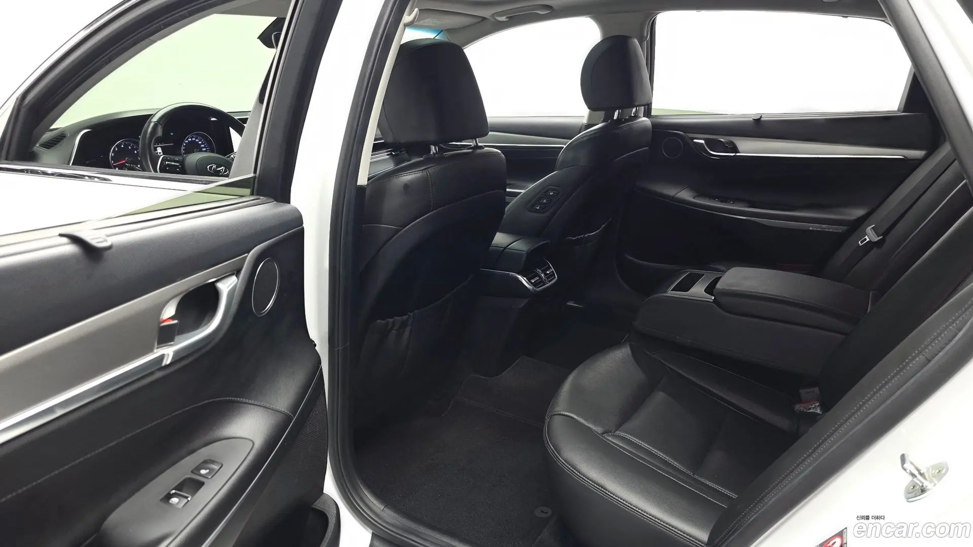 Hyundai Grandeur 3.0 LPi Rent Car