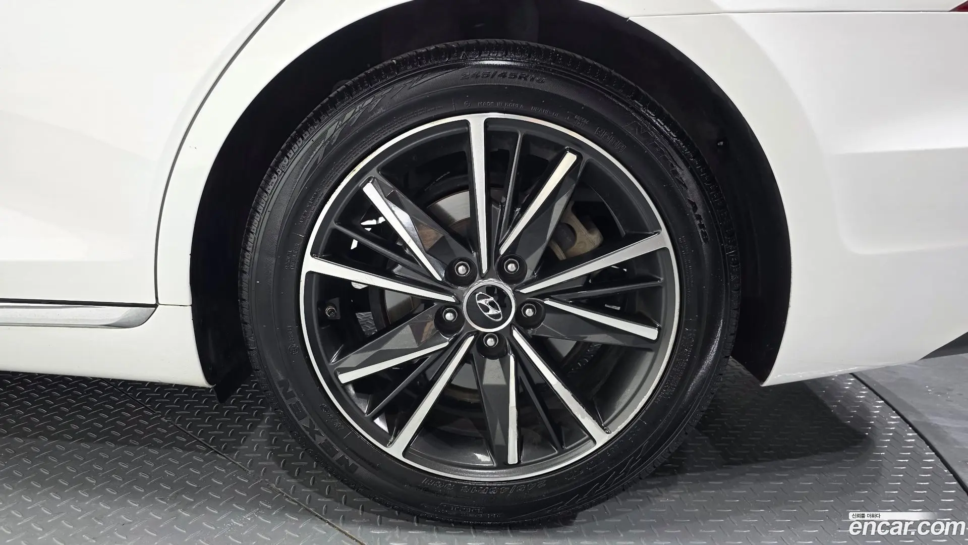 Hyundai Grandeur 3.0 LPi Rent Car