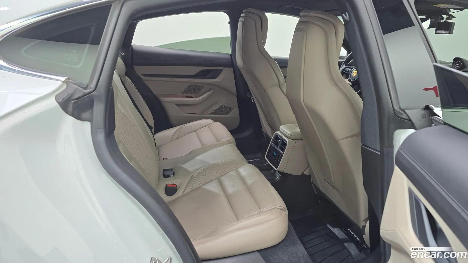 Porsche Taycan 4S