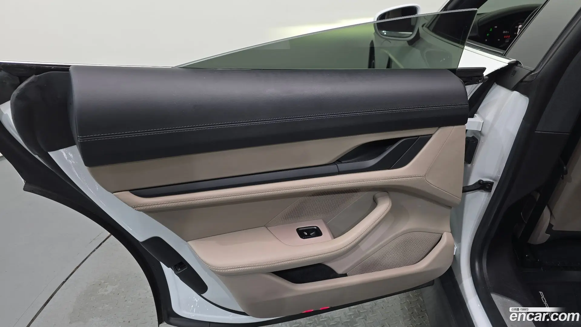 Porsche Taycan 4S