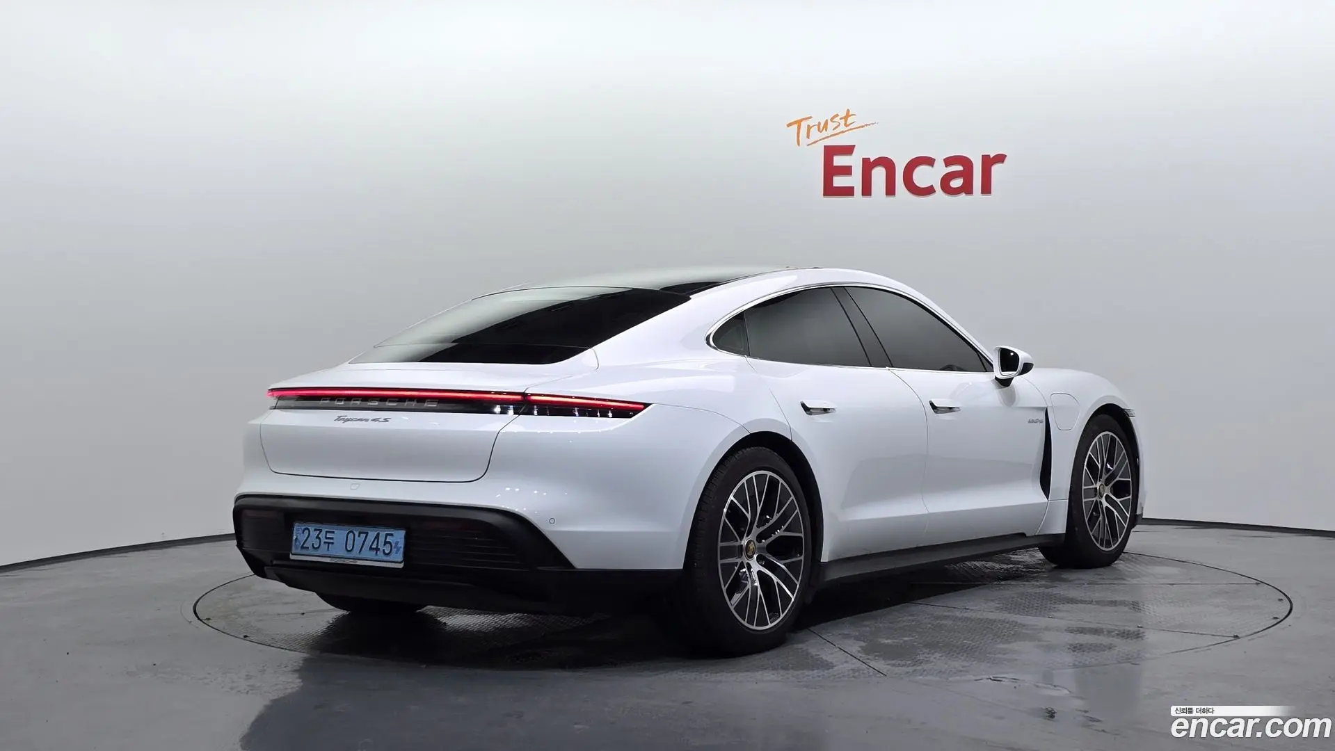 Porsche Taycan 4S