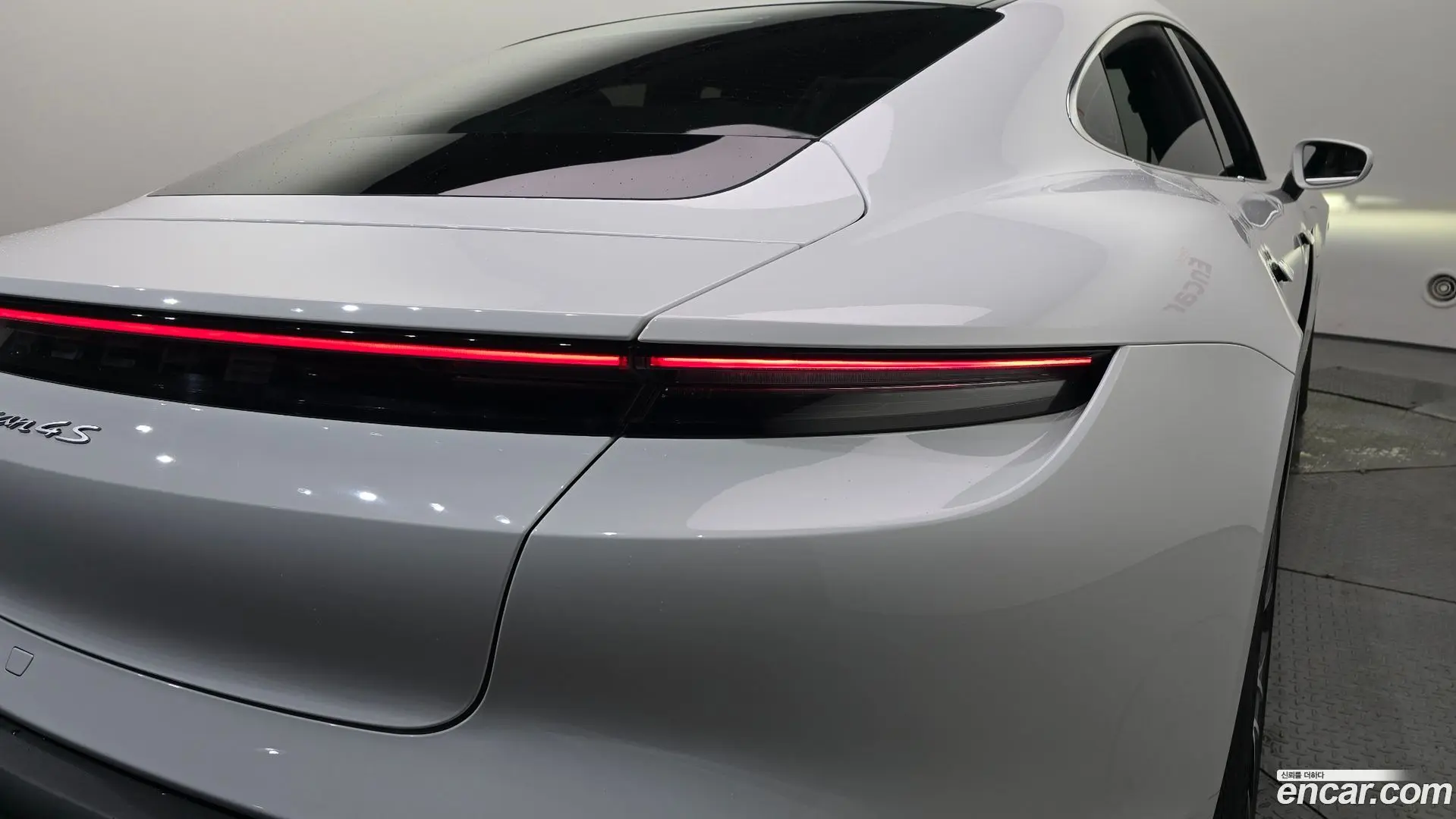 Porsche Taycan 4S