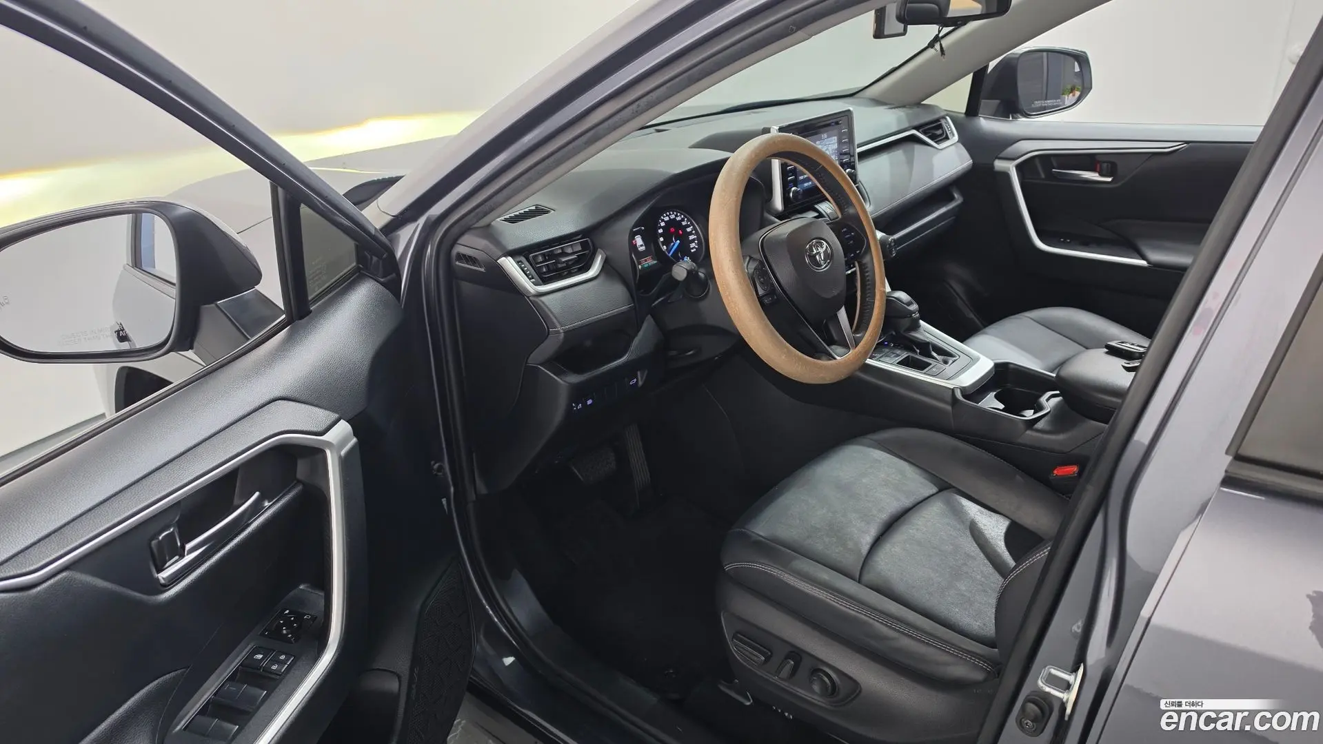 Toyota RAV4 2.5 2WD Hybrid 2020
