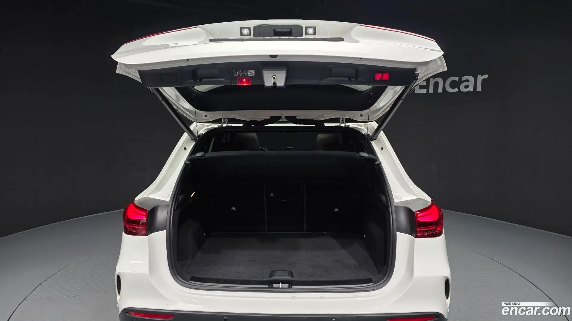 Mercedes-Benz GLA-Class GLA250 4MATIC 2023