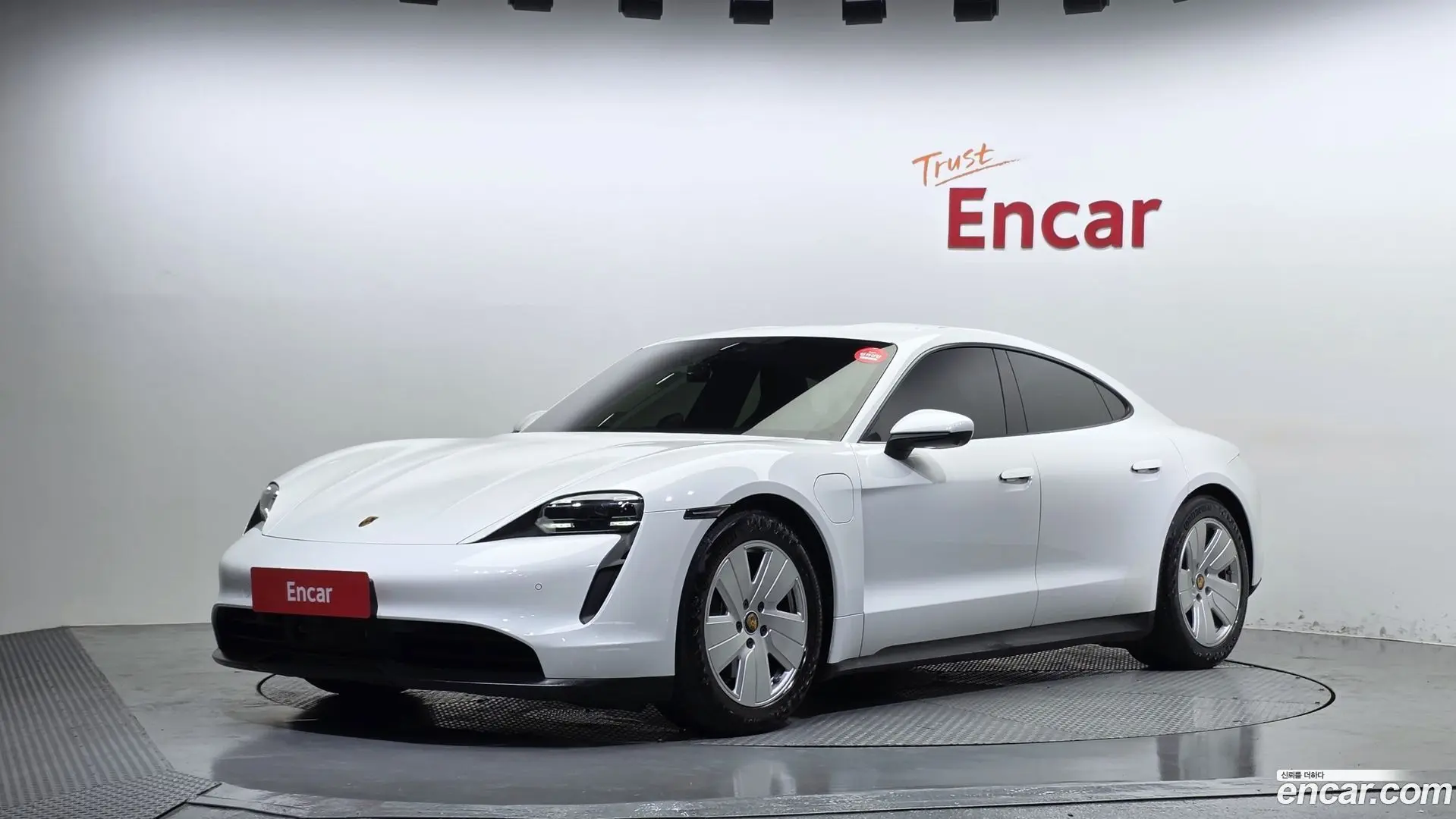 Porsche Taycan Base