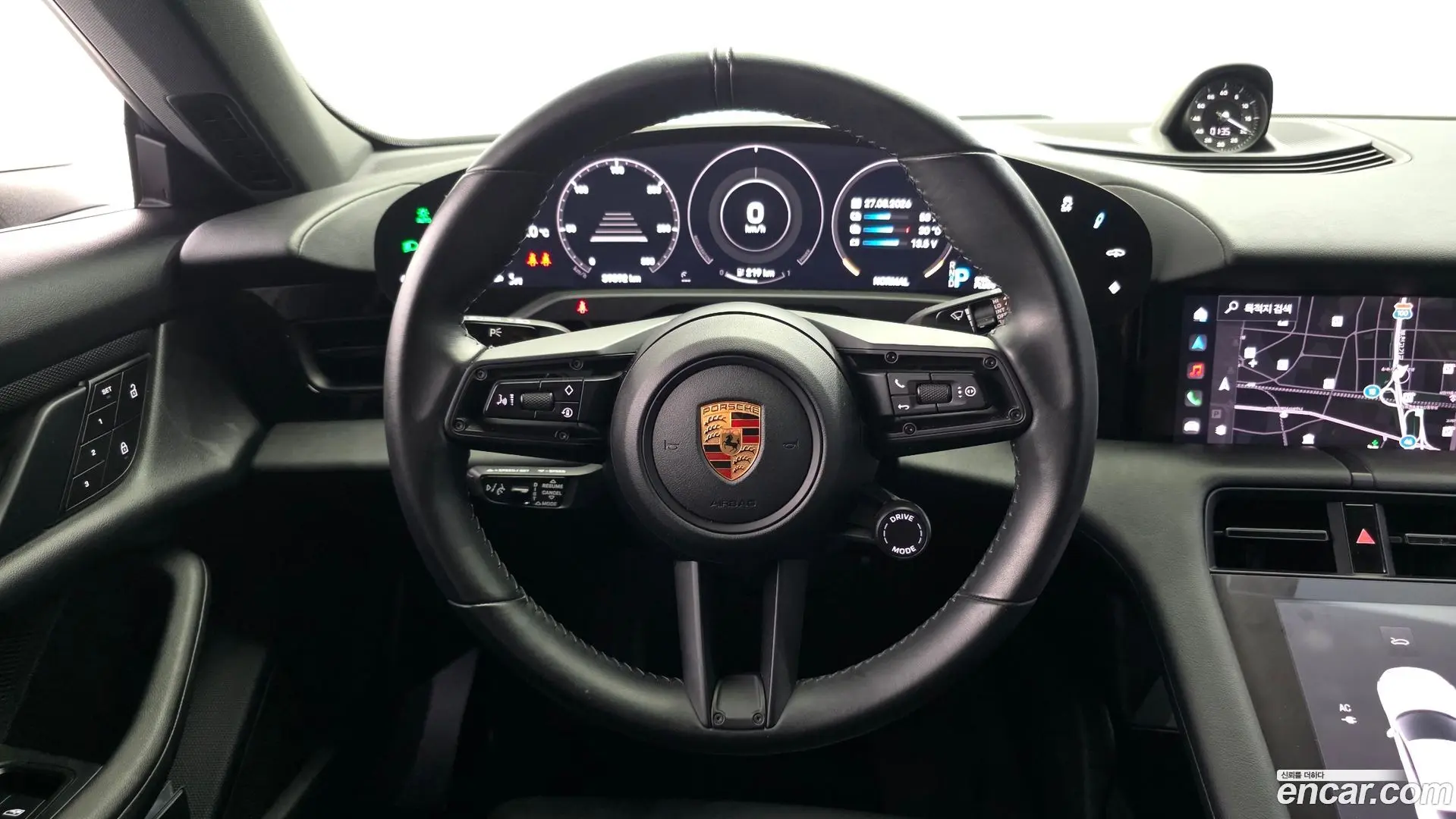 Porsche Taycan Base