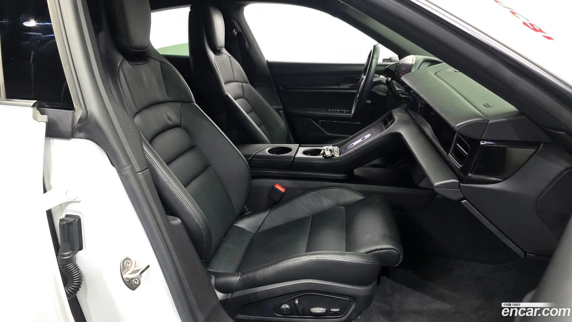 Porsche Taycan Base