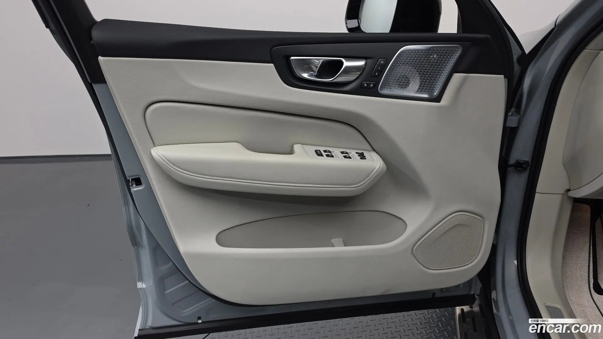 Volvo XC60 B5 Ultra Dark Air Sus