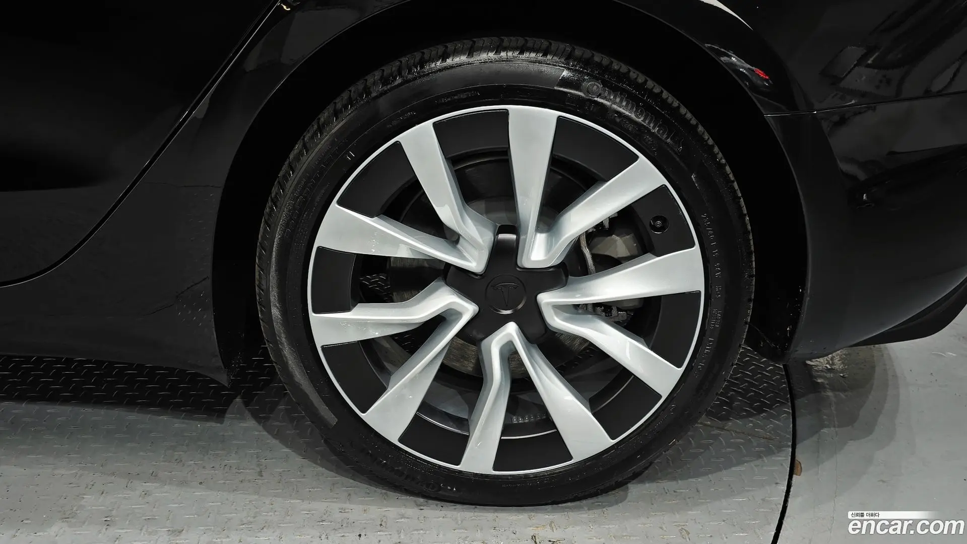 Tesla Model 3 RWD