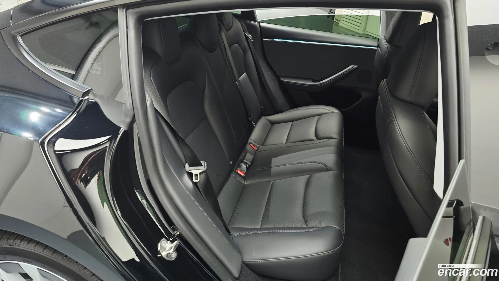 Tesla Model 3 RWD