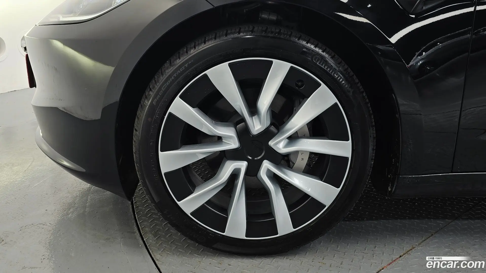 Tesla Model 3 RWD