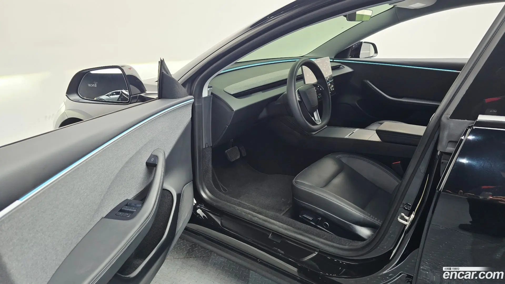 Tesla Model 3 RWD