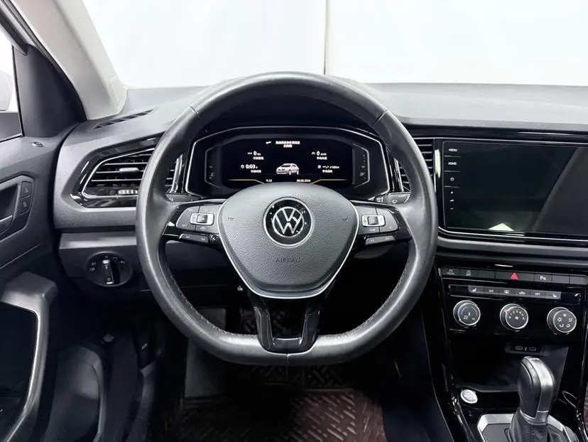 Volkswagen T-Roc 2022 280TSI DSG 2WD PLUS