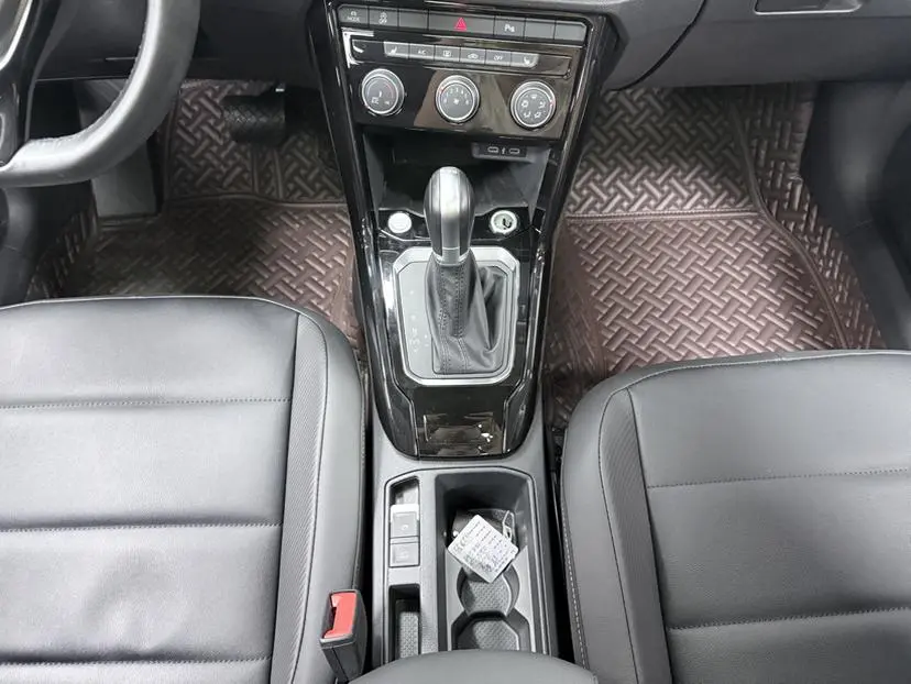 Volkswagen T-Roc 2022 280TSI DSG 2WD PLUS