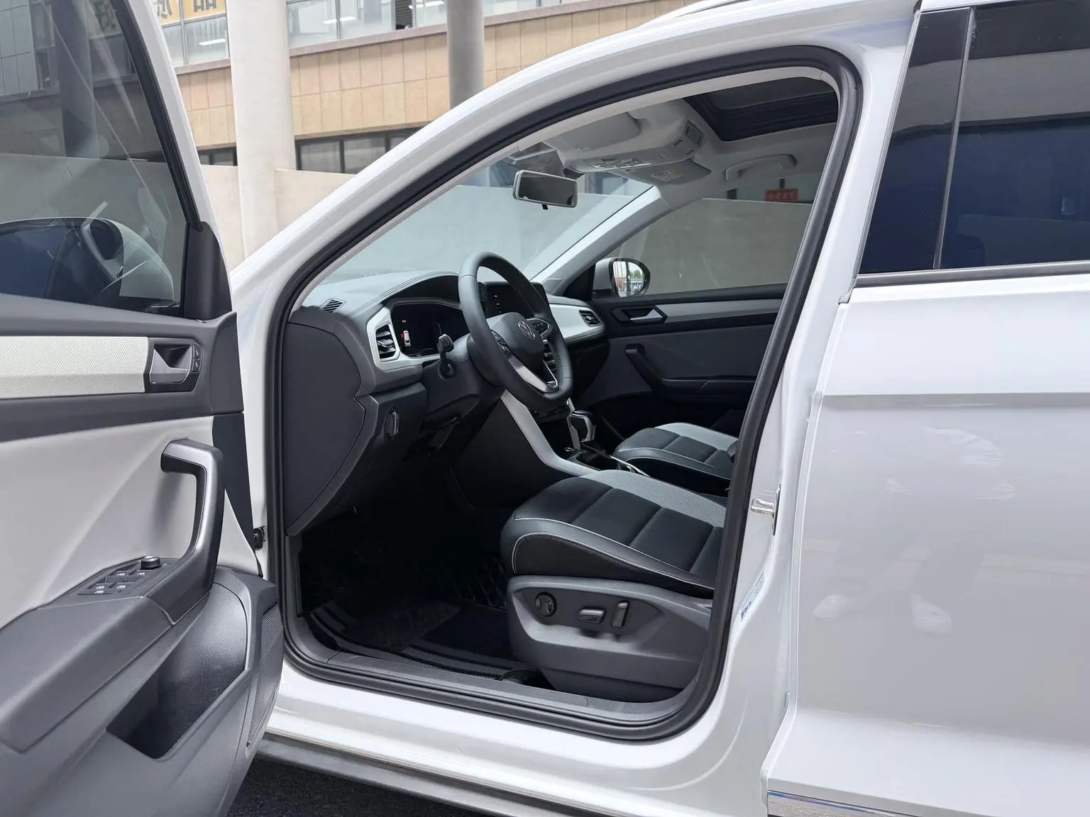 Volkswagen T-Roc 2023 280TSI DSG