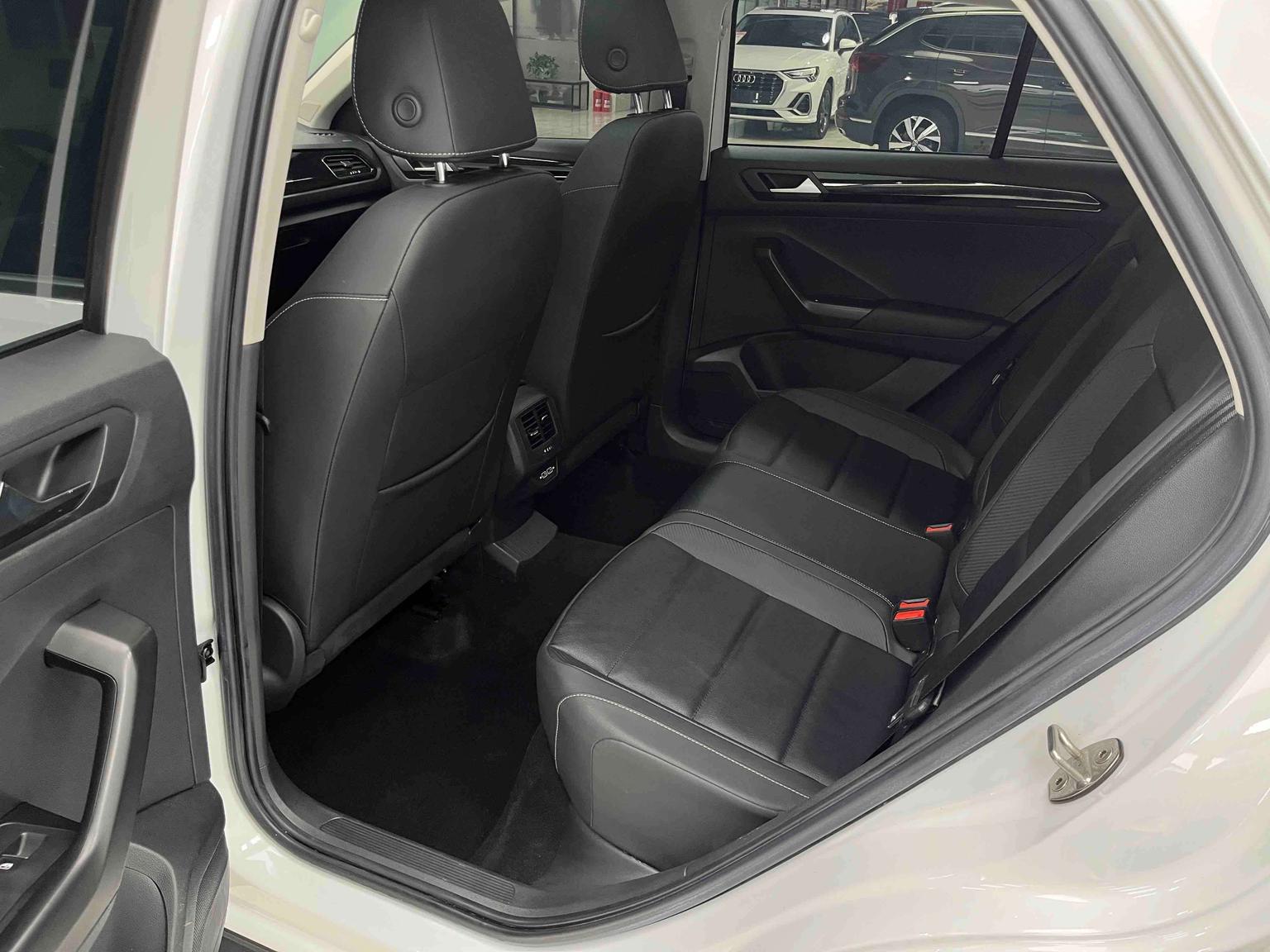 Volkswagen T-Roc 2022 280TSI DSG 2WD PLUS