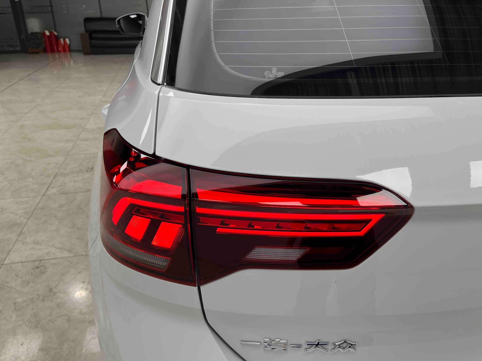 Volkswagen T-Roc 2022 280TSI DSG 2WD PLUS
