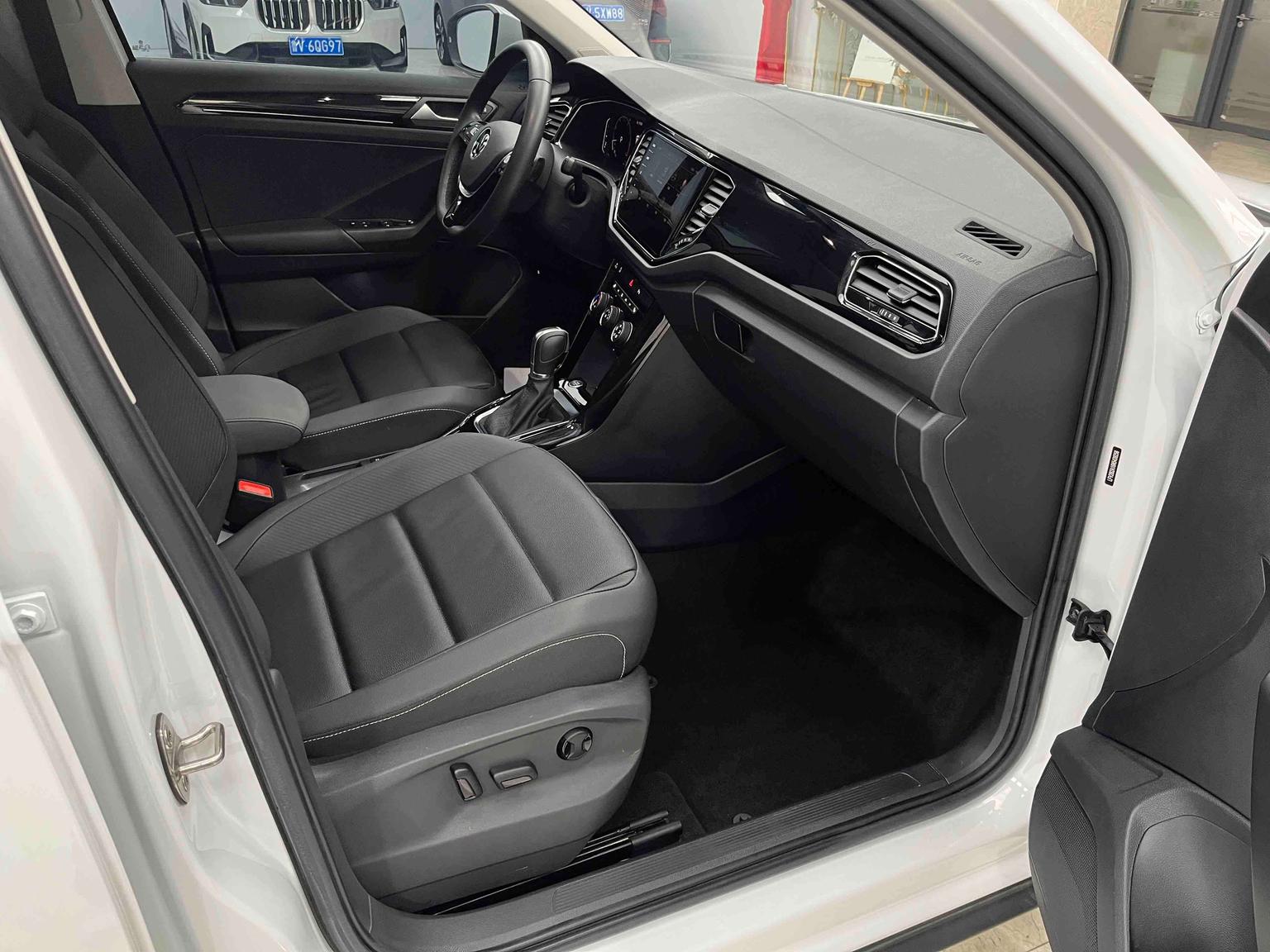 Volkswagen T-Roc 2022 280TSI DSG 2WD PLUS