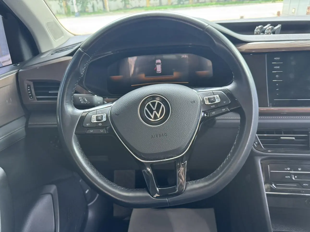 Volkswagen Tharu 2022 280TSI 2WD Luxury