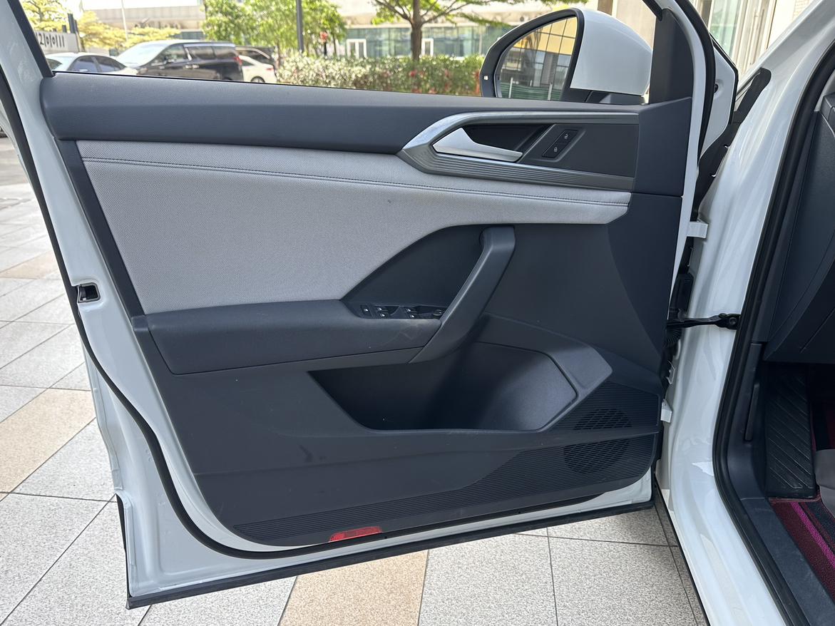 Volkswagen Tharu 2023 300TSI 2WD