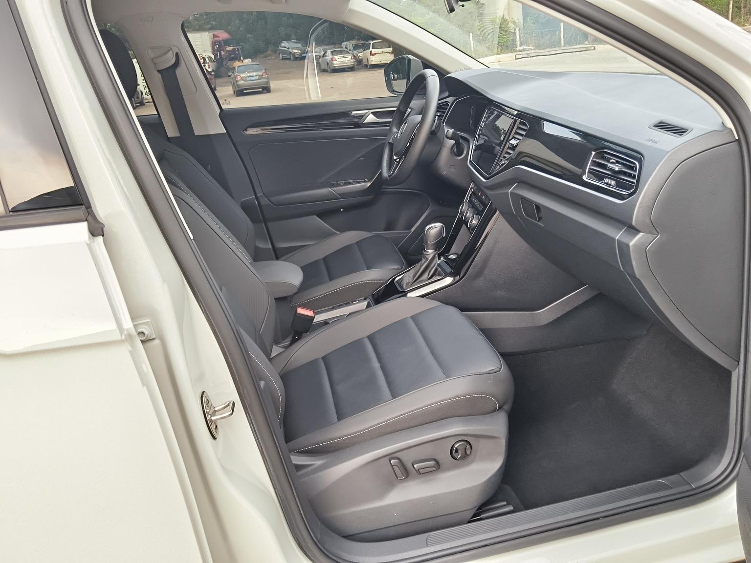 Volkswagen T-Roc 2022 280TSI DSG 2WD R-Line Pro PLUS