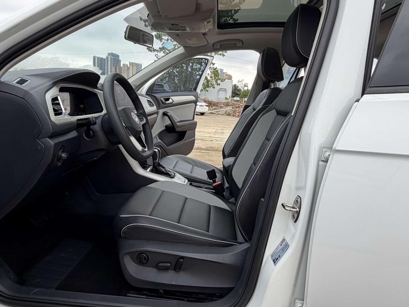 Volkswagen T-Roc 2023 280TSI DSG