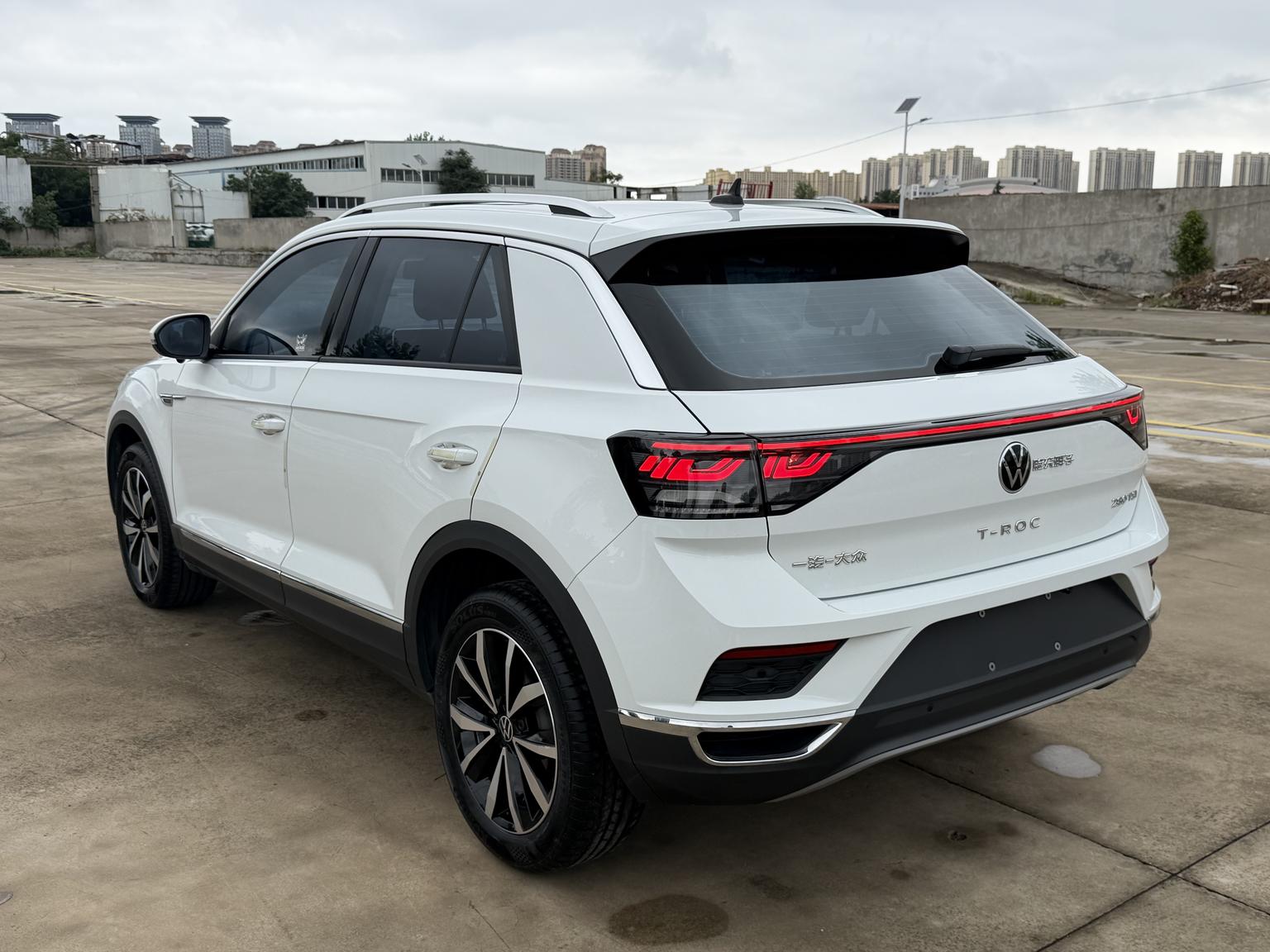 Volkswagen T-Roc 2023 280TSI DSG