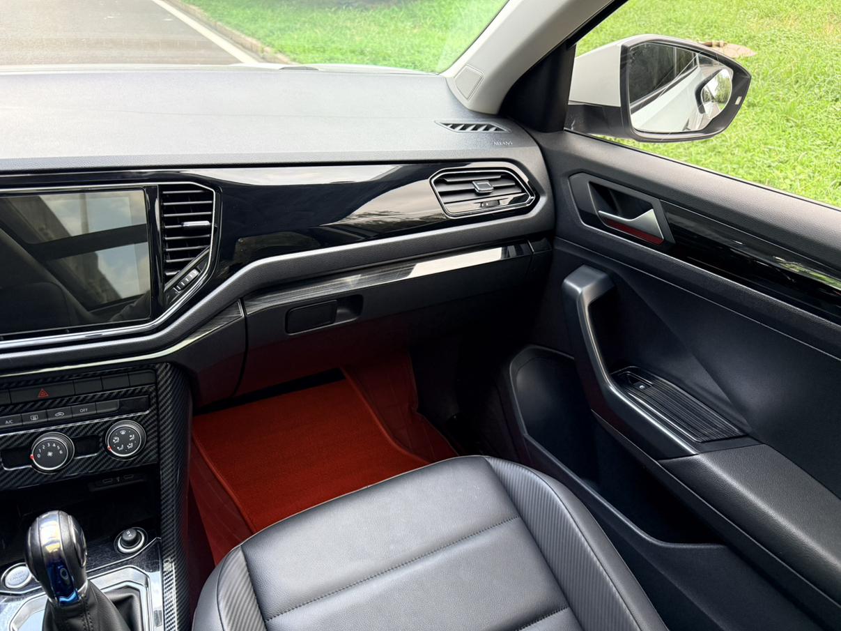 Volkswagen T-Roc 2021 280TSI DSG 2WD Comfort Smart Connected 30 Anniversary Commemorative