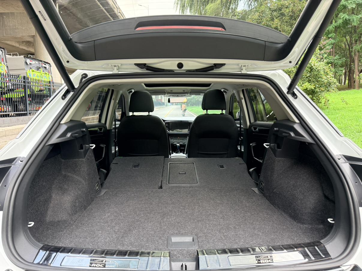 Volkswagen T-Roc 2021 280TSI DSG 2WD Comfort Smart Connected 30 Anniversary Commemorative