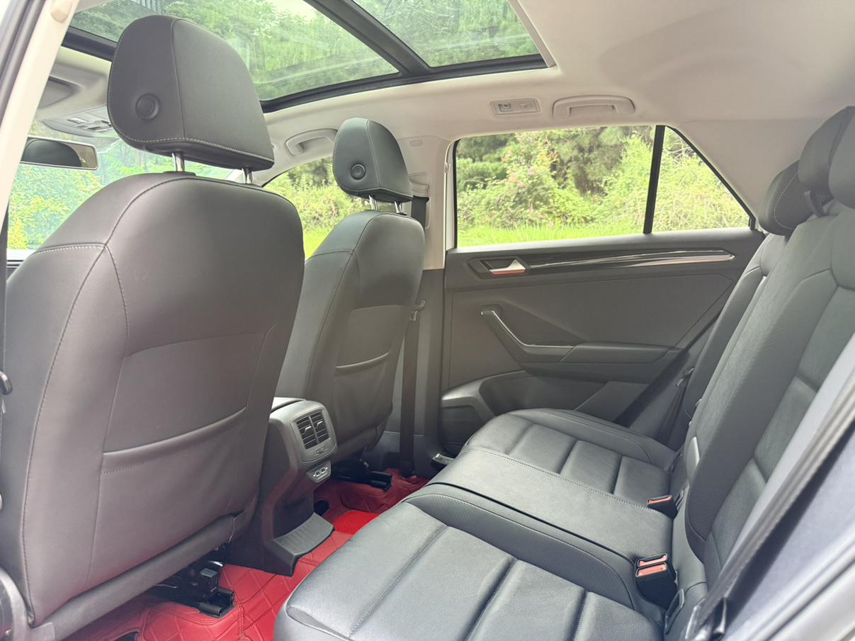 Volkswagen T-Roc 2021 280TSI DSG 2WD Comfort Smart Connected 30 Anniversary Commemorative